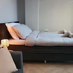 La Suite Number 1