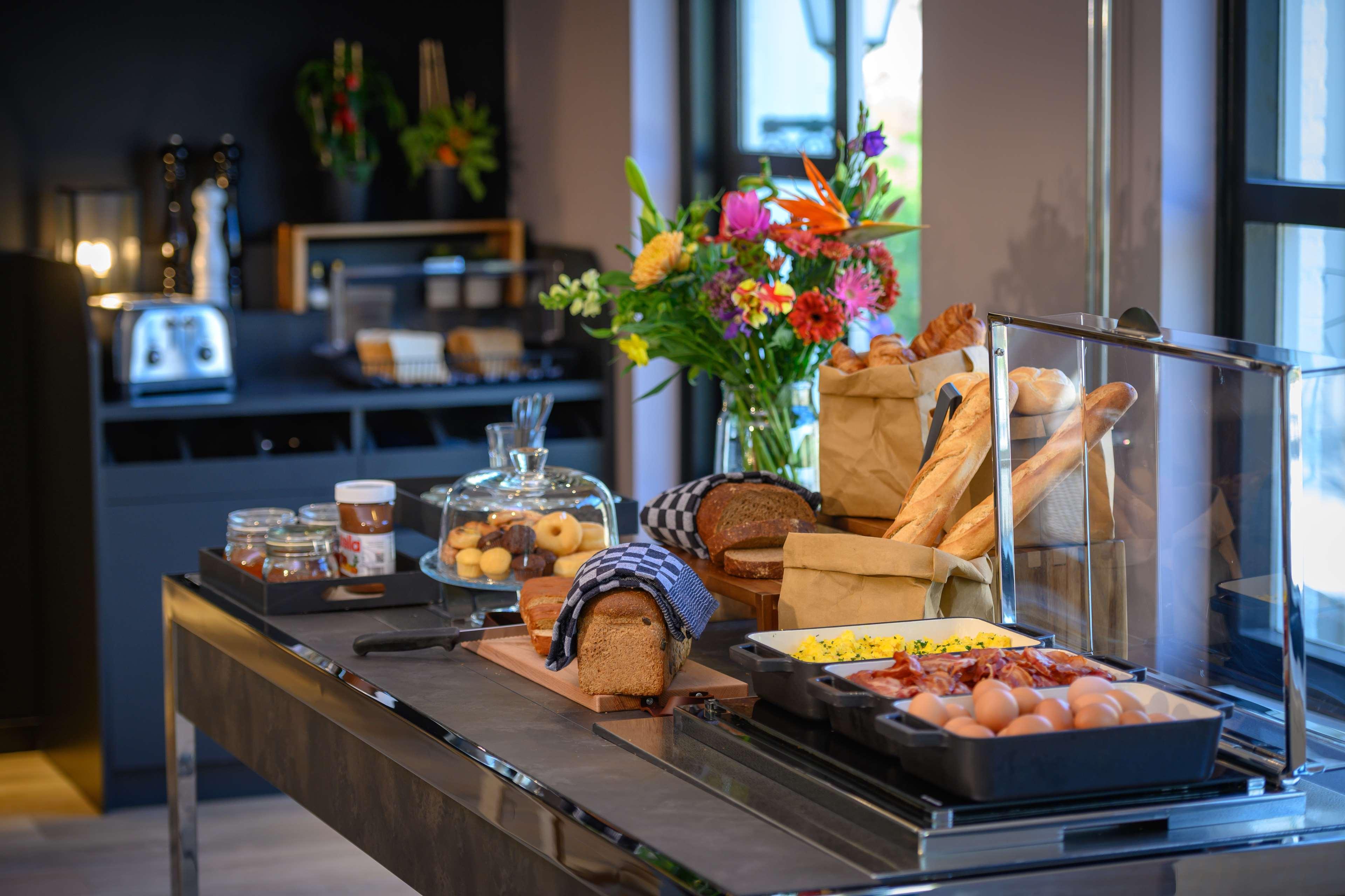 Campanile & Restaurant 3*