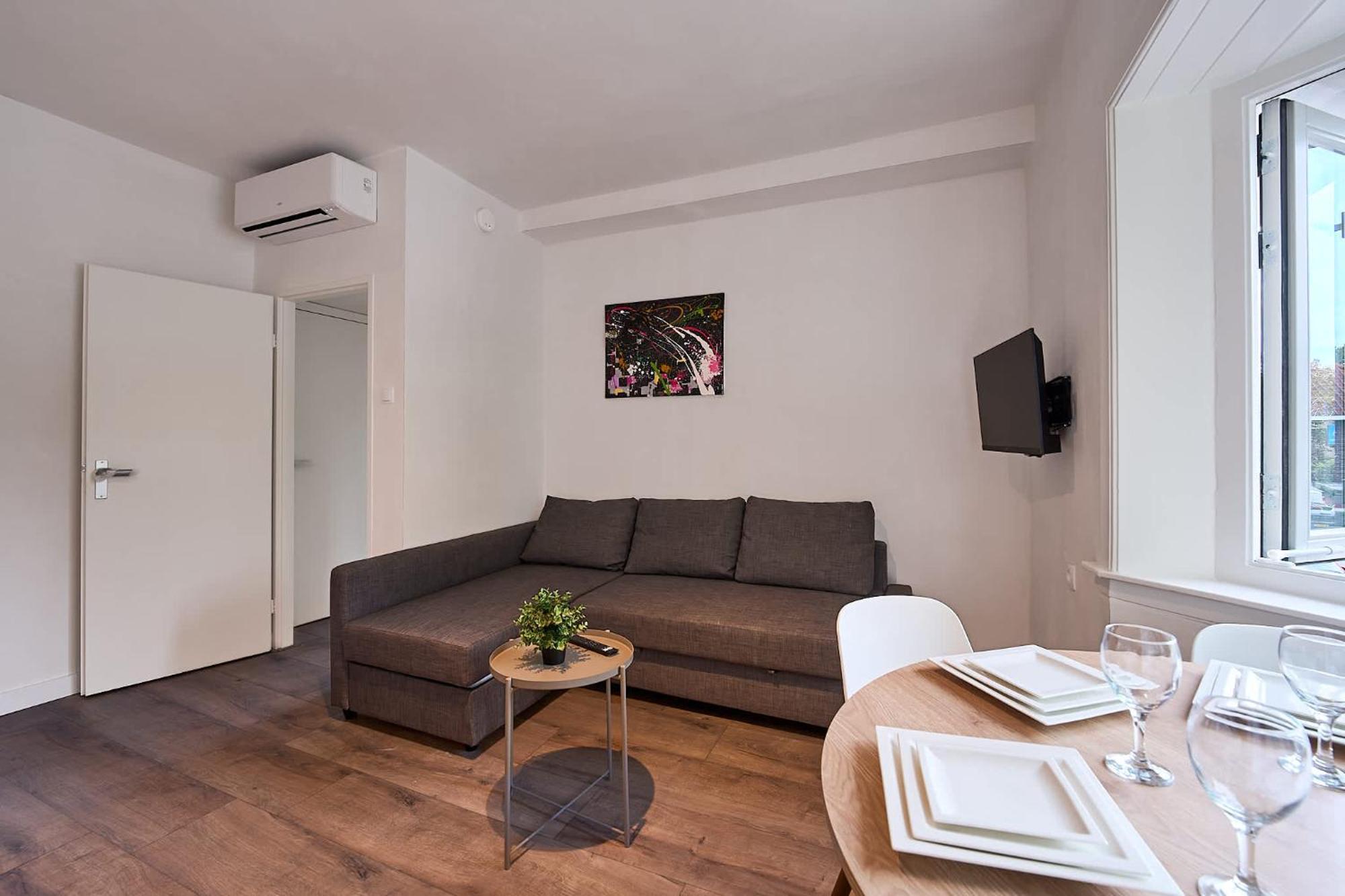 The Art Gallery - Jacqueline's Place - By T&s Appartement *