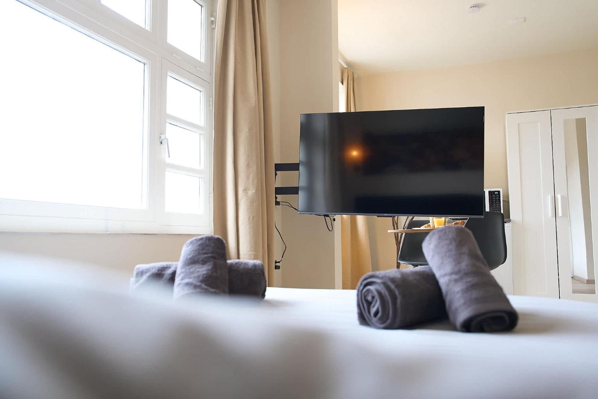 Cozy & Fully Equipped In 1 *