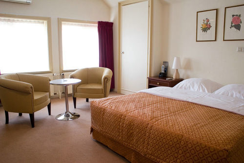 Crown Hotel 3*