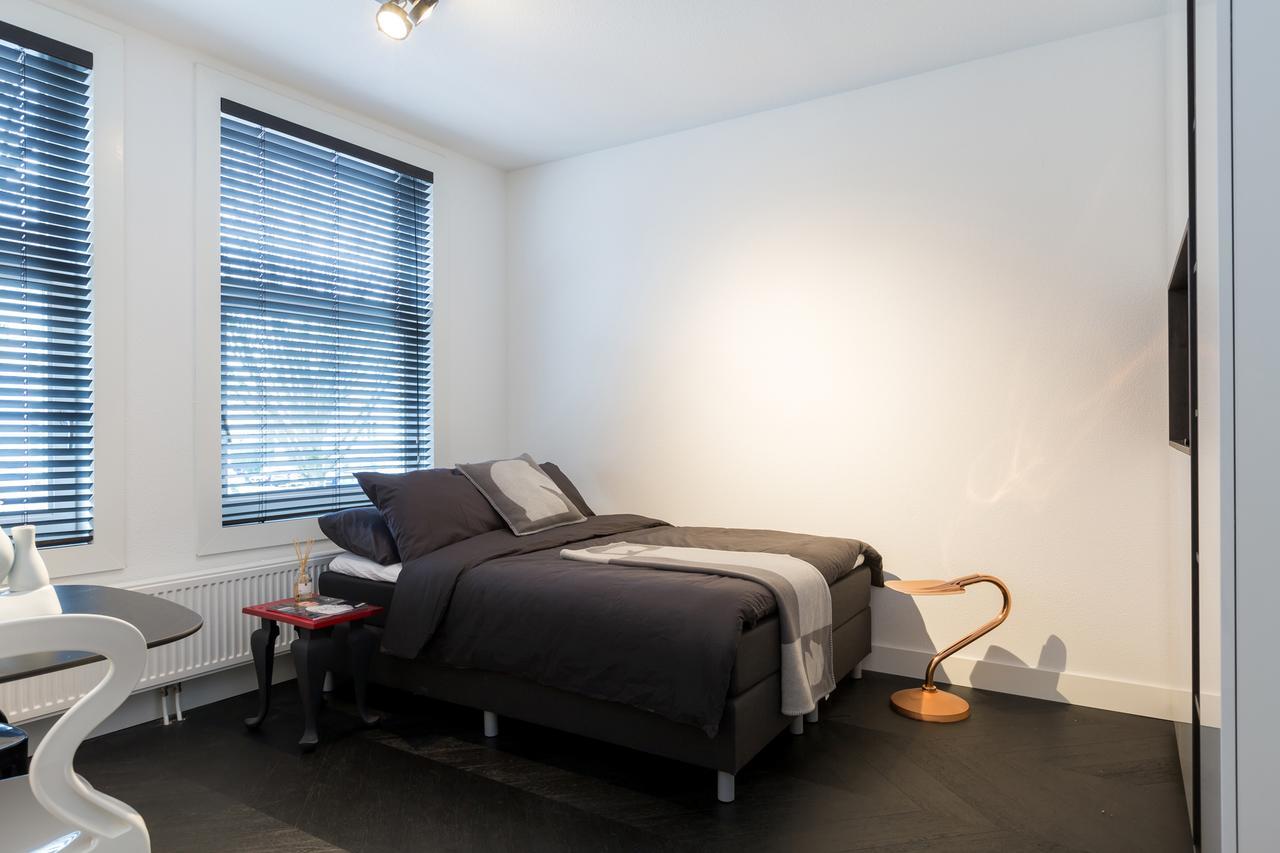 Book & * Eindhoven
