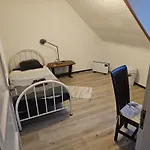 Single Bed In Quiet Area