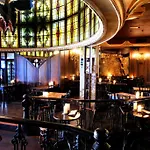 Queen Hotel