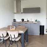 Luxe-Studio J