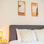 Premium 70M2 Two-Bedroom Apartment - Sd23H
