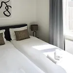 3 Room House With Garden And Fast Wifi