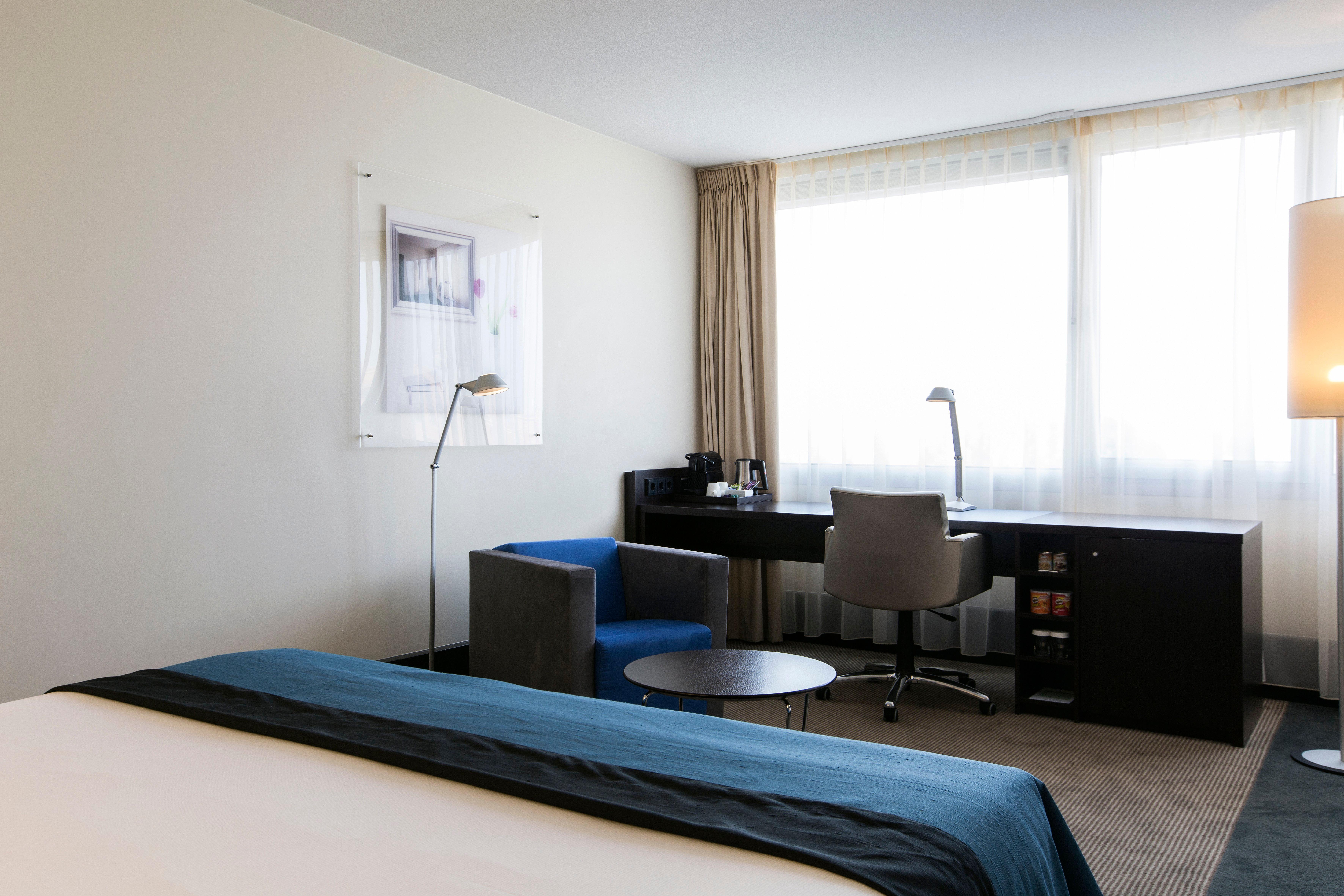 Centre By Ihg Hotel 4*