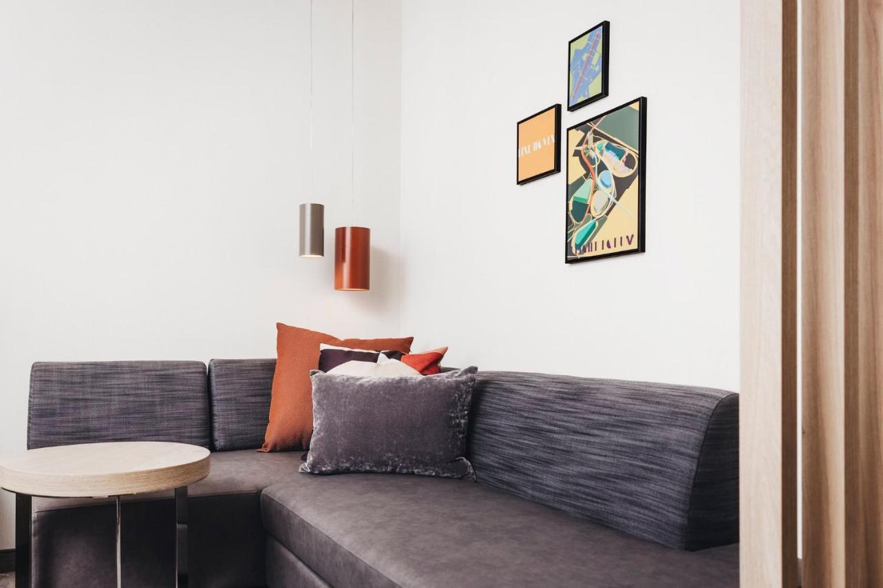 - Airport By Ihg Hotel Eindhoven