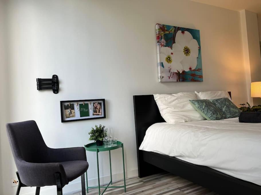 101 - - By T&s Appartement *
