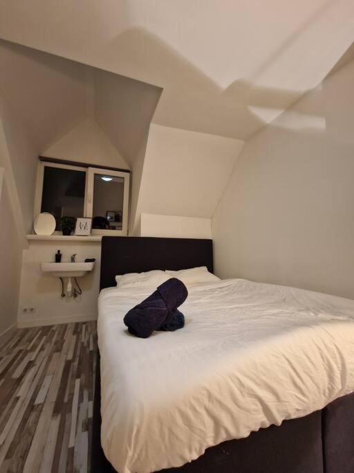 505 - - By T&s Apartment *