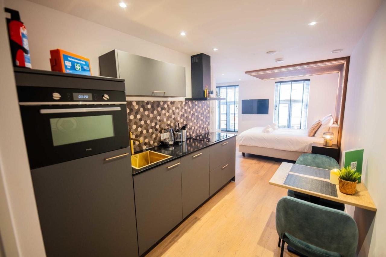 Luxurious 35m2 Designer - R51a Apartment *