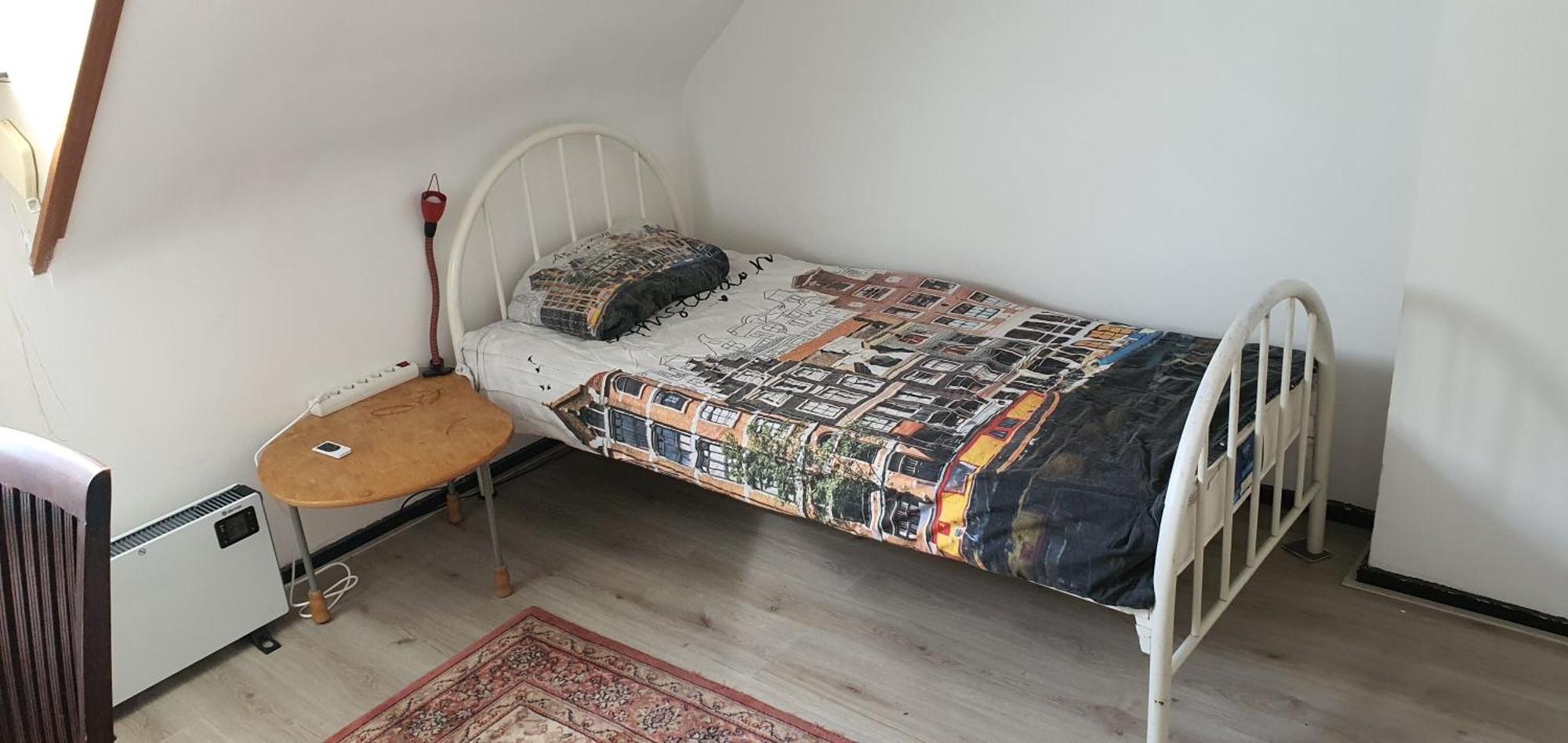 Campingplatz Single Bed In Quiet Area