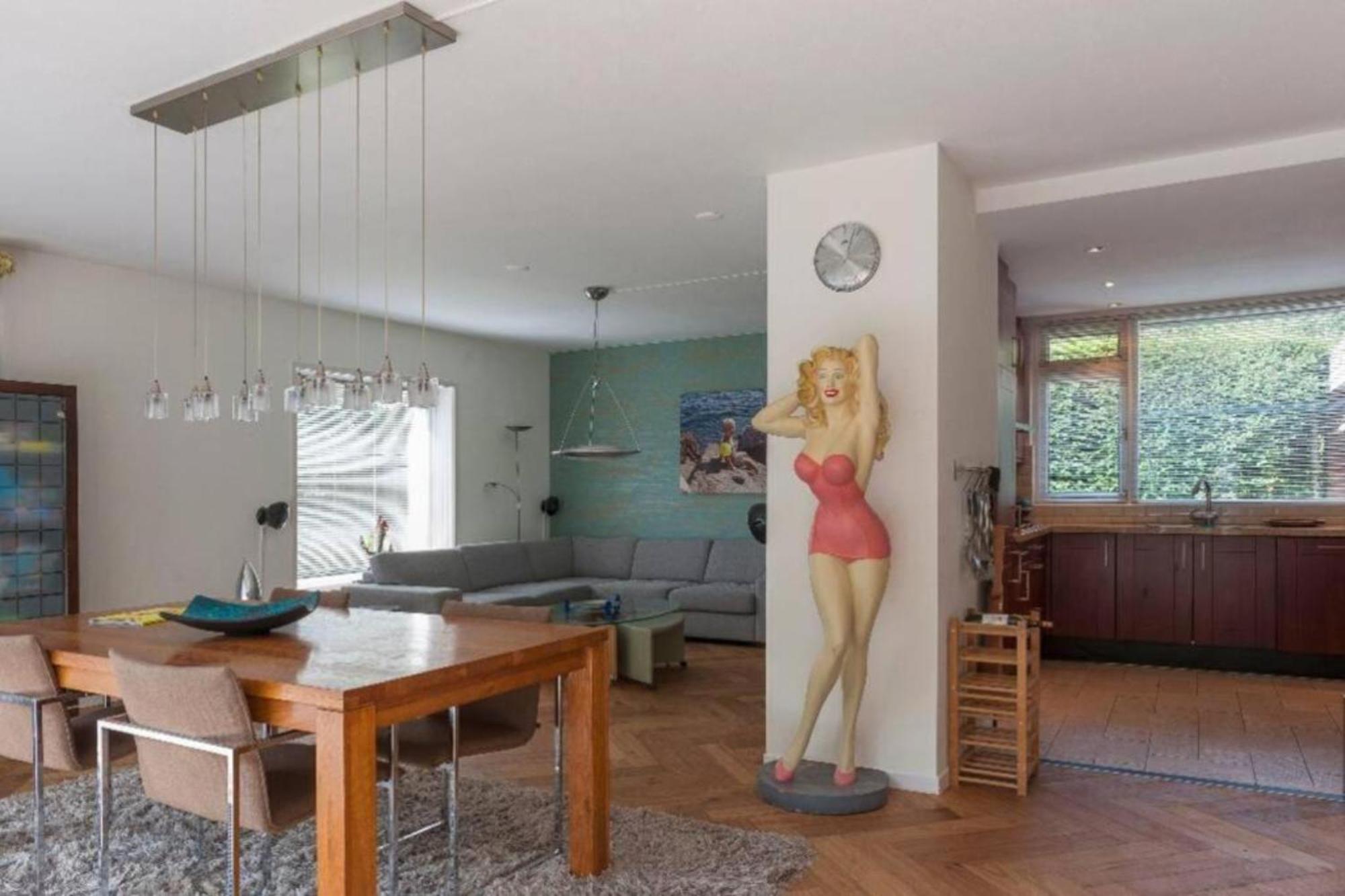 Ground Floor And Twin Bedroom In Luxurious With Beautiful Garden Very Near Tue And Centre Séjour chez l'habitant