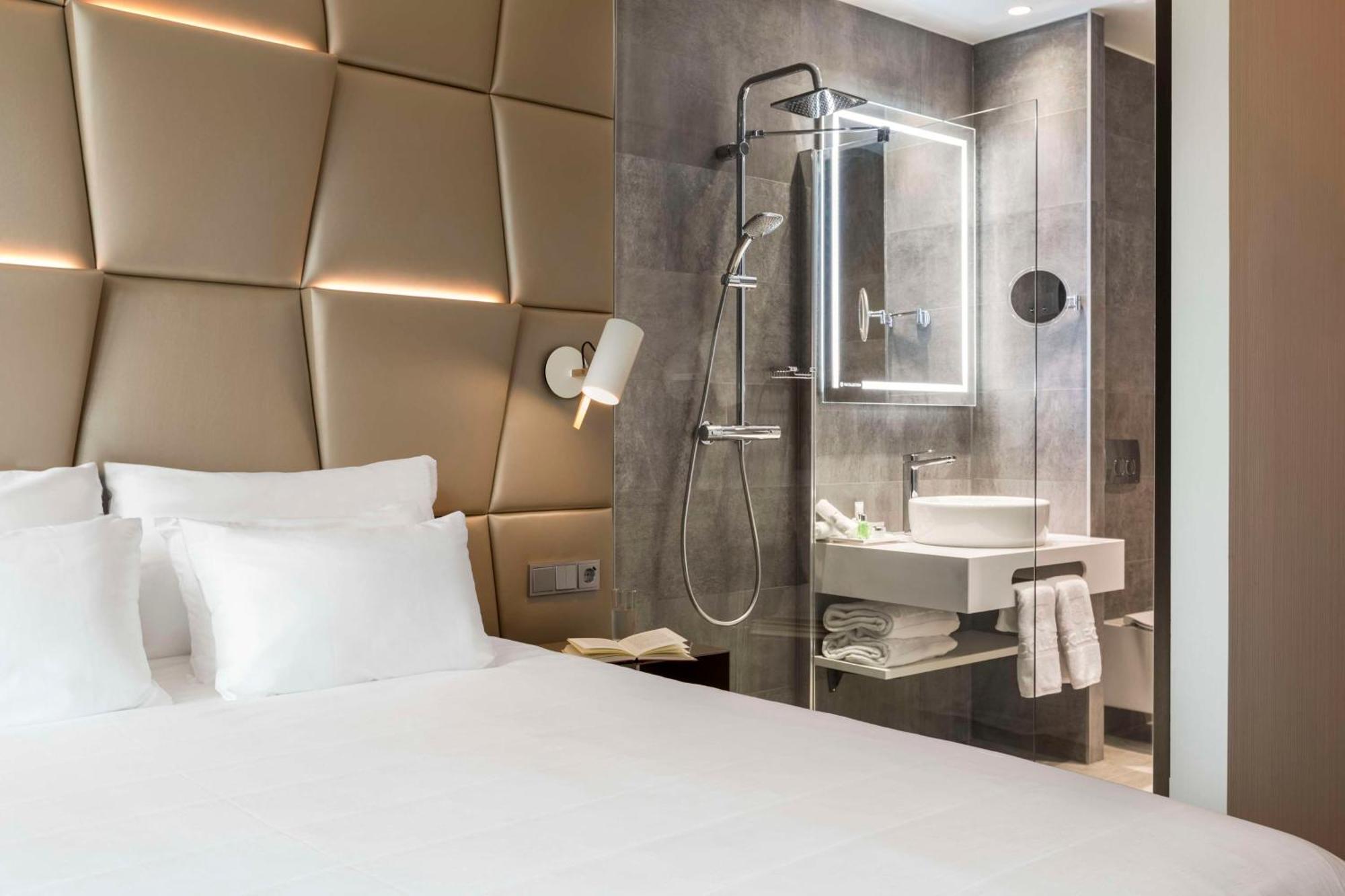 Nh Collection Centre Hotel 5*