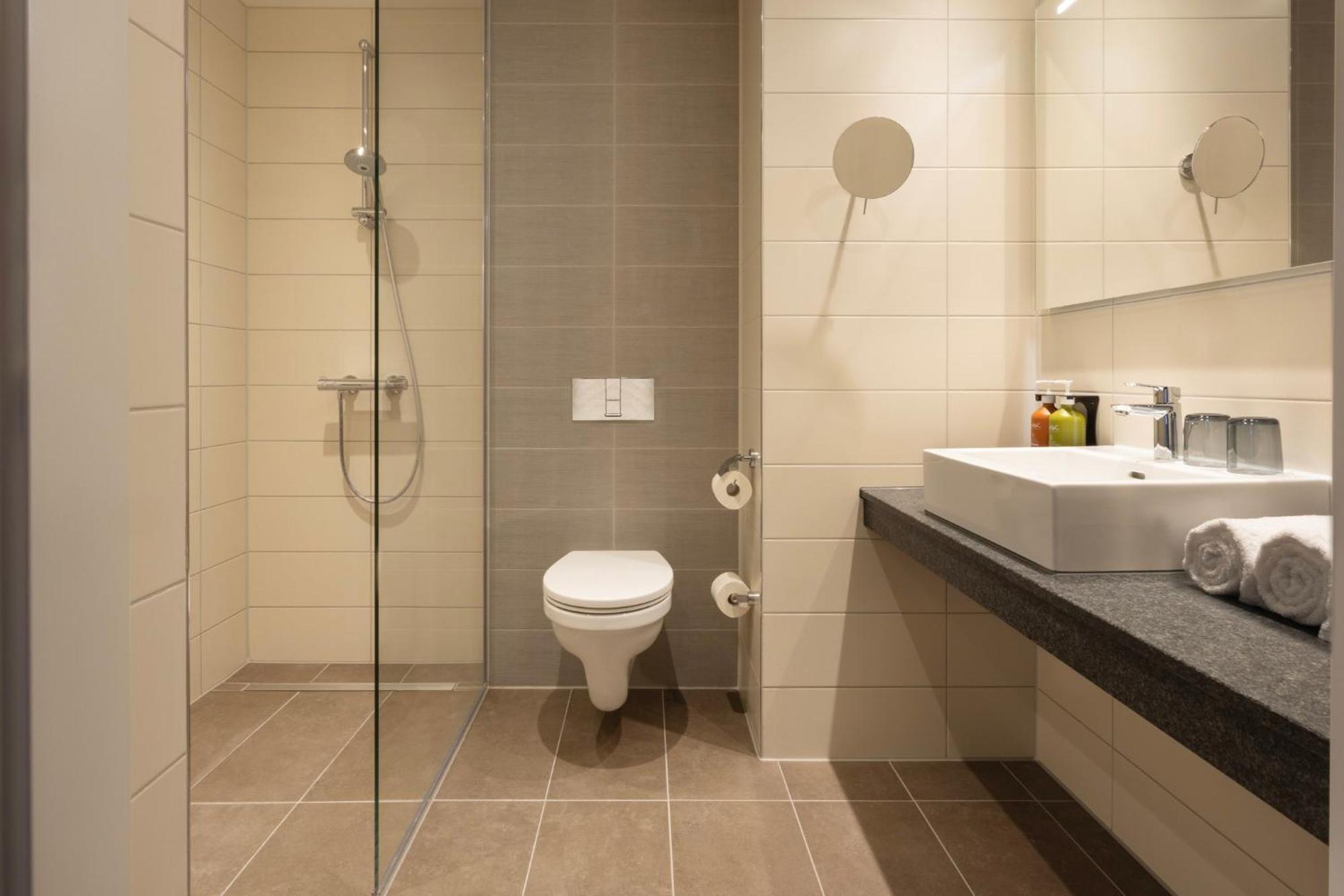 - Airport By Ihg Hotel Eindhoven