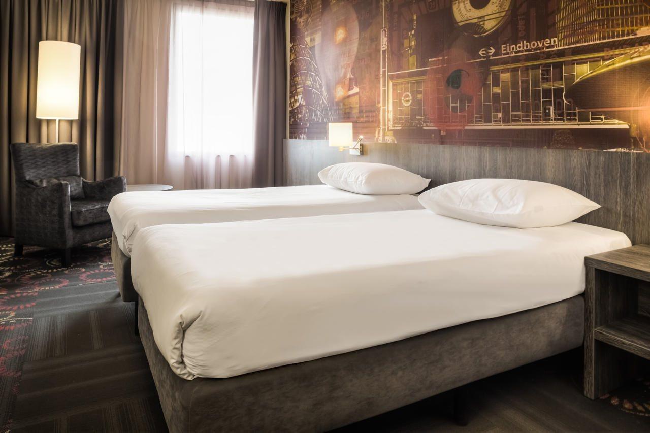 Crown Centre 4*