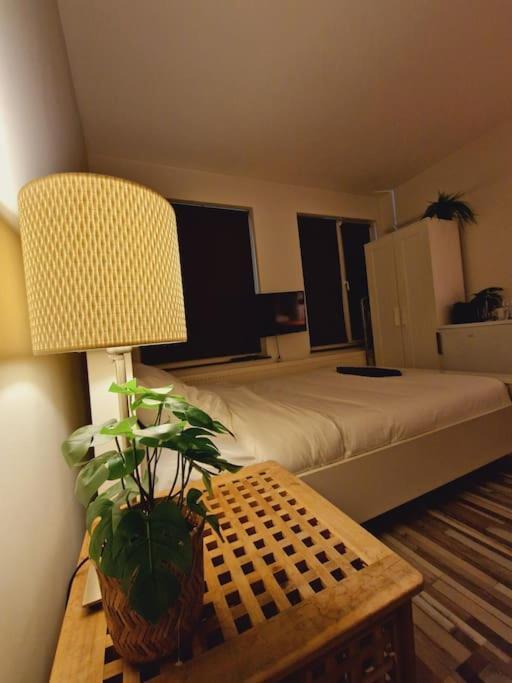 Appartement Private 202 - - By T&s. *