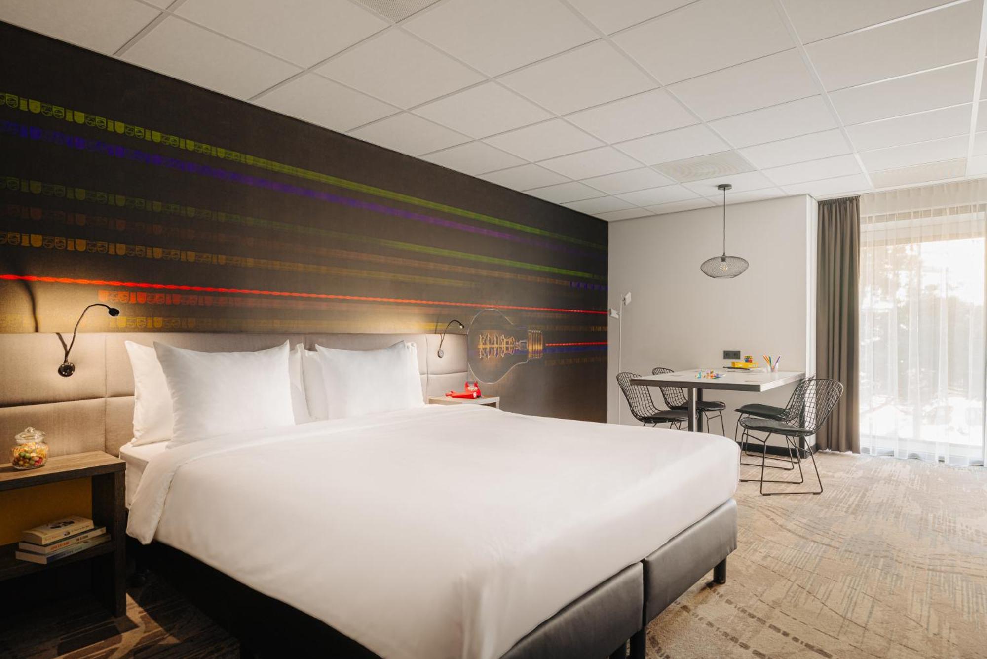 Crown Centre Hotel 4*