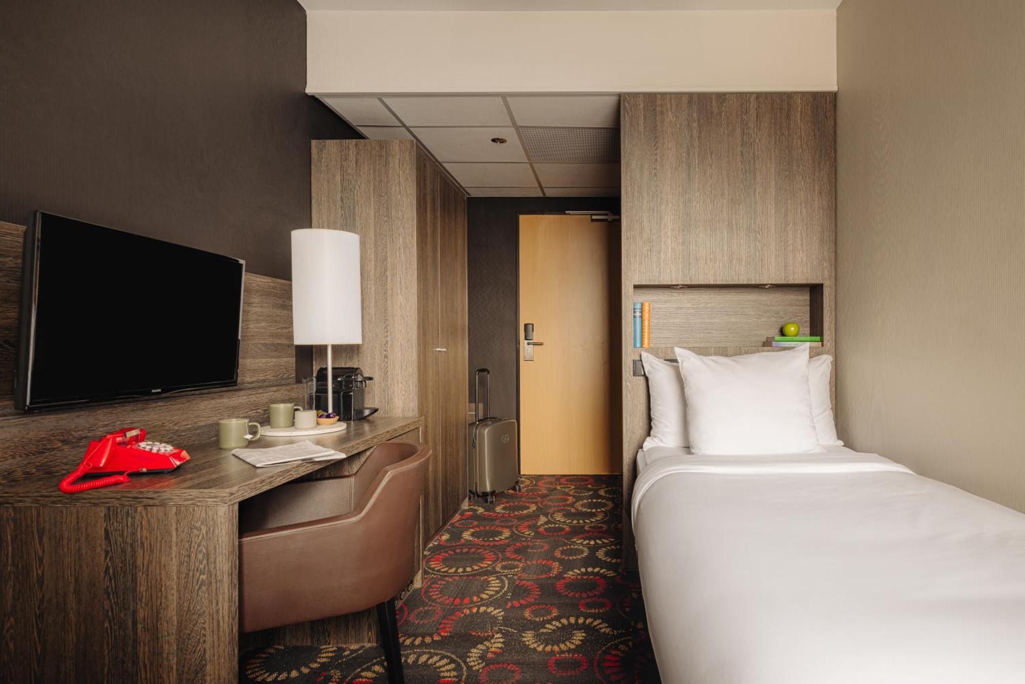 Crown Centre 4*