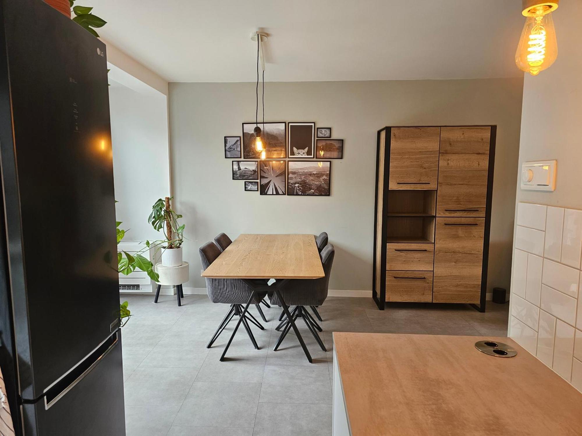 Moderne Gedeelde Woning Met Hottube, Dicht Bij Het Centrum Guest house