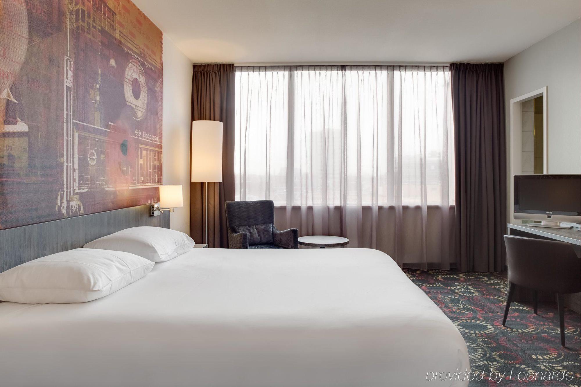 Hotel Crown Centre 4*